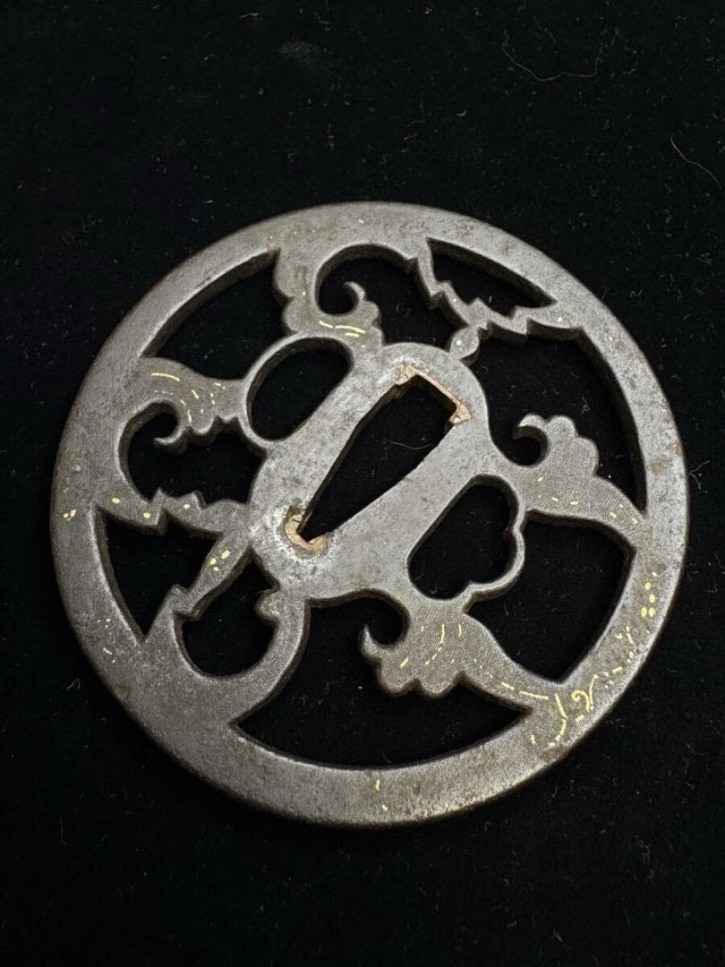 鍔 鉄地蔦葉透し鐔 無銘 肥後 布目象嵌 日本刀 刀装具 骨董 古美術 江戸時代