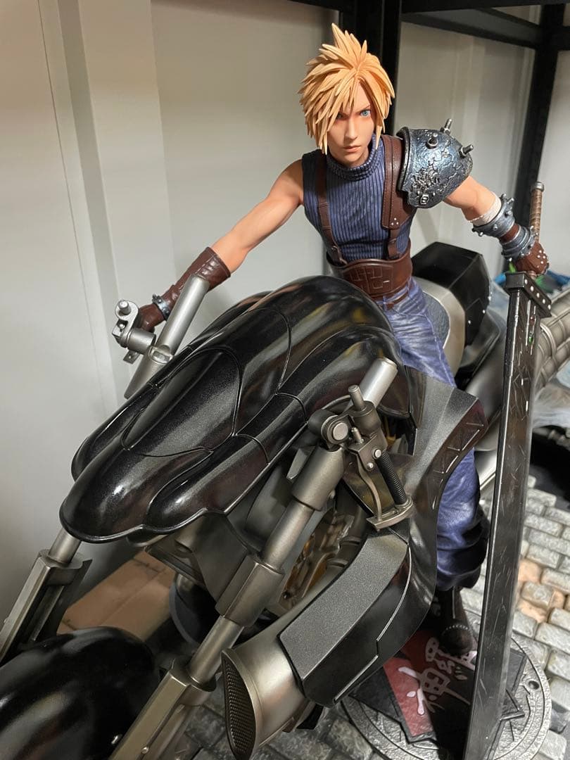 FF7ファイナルファンタジークラウドガレージキットスタチュー絶版希少在庫海外限定