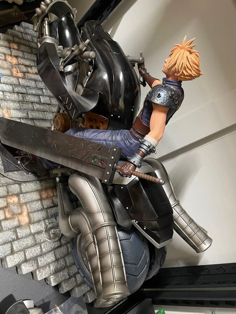 FF7ファイナルファンタジークラウドガレージキットスタチュー絶版希少在庫海外限定