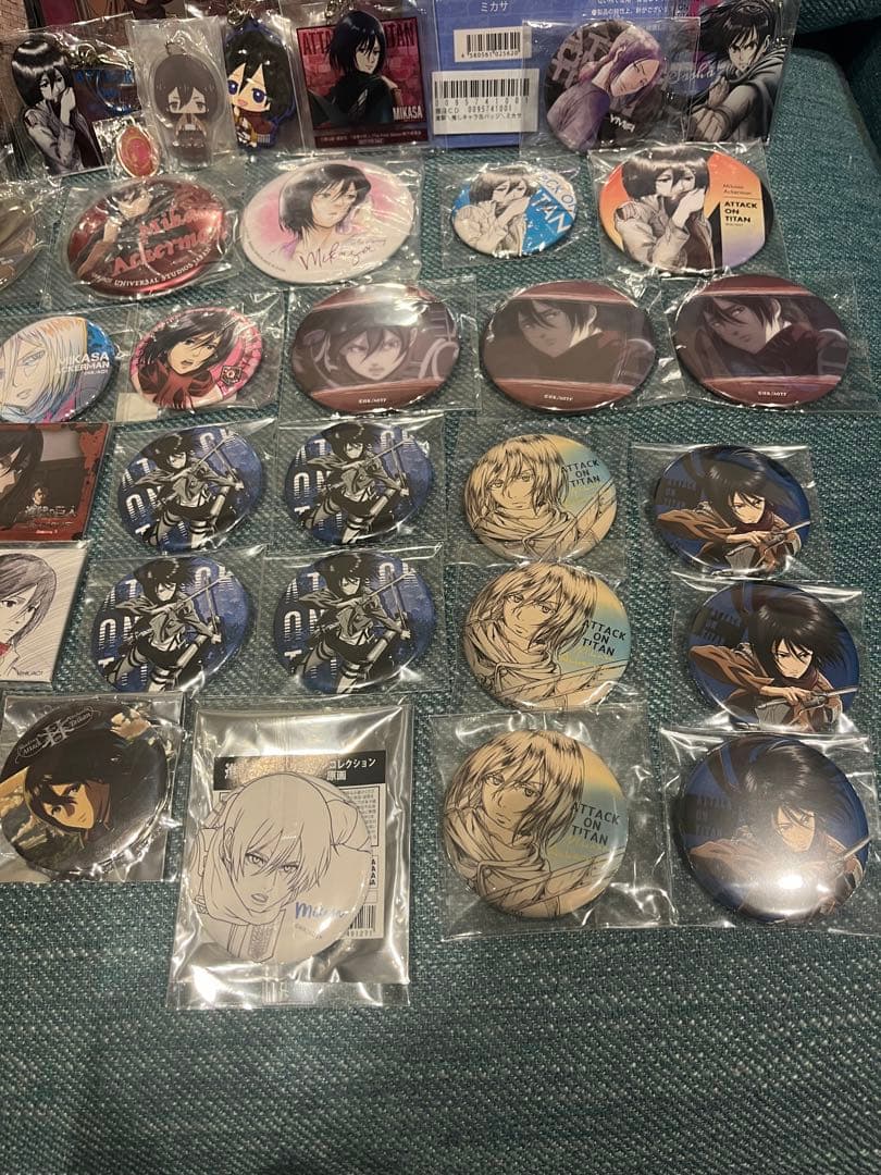 進撃の巨人　ミカサ　缶バッジ　wit studio まとめ売り