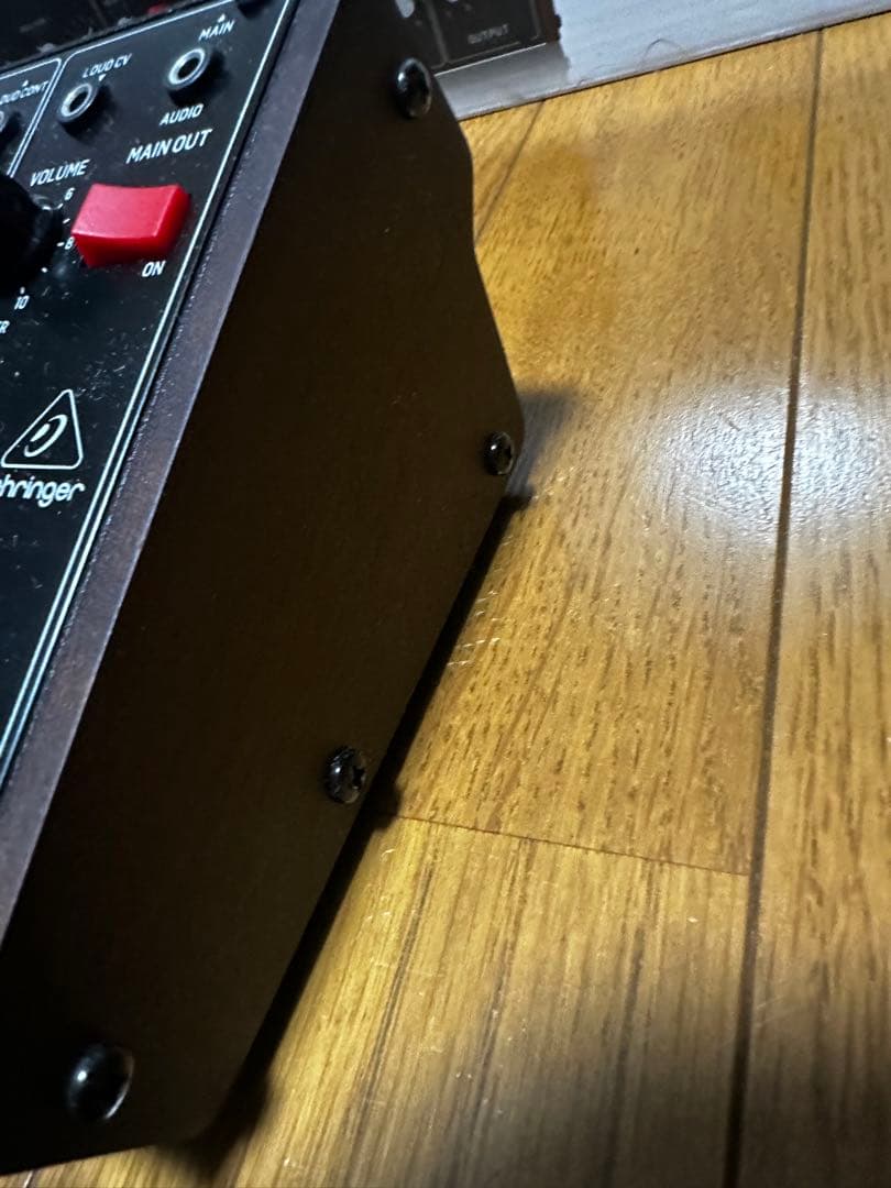 BEHRINGER ( ベリンガー ) Model D