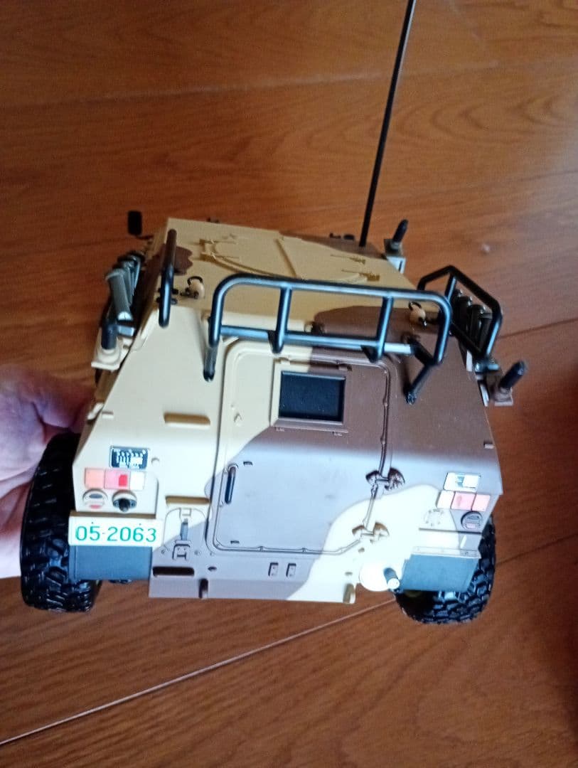 京商 1/16 陸上自衛隊 軽装甲機動車 レディーセット 電動RC