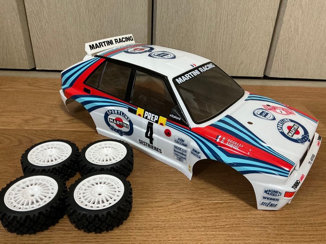 新品 タミヤXB ランチアデルタ メーカー塗装済みボディ、タイヤホイールセット