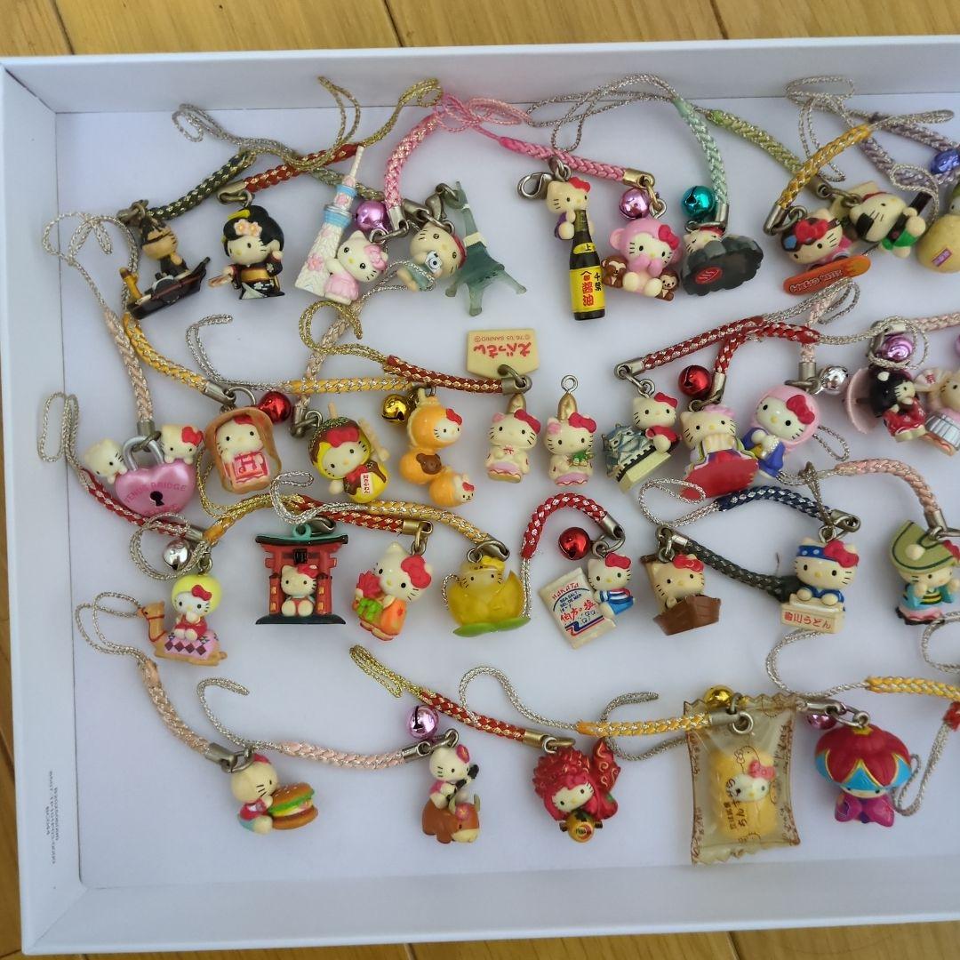 必見！レアありHelloKittyご当地ストラップ　50個セット重複無
