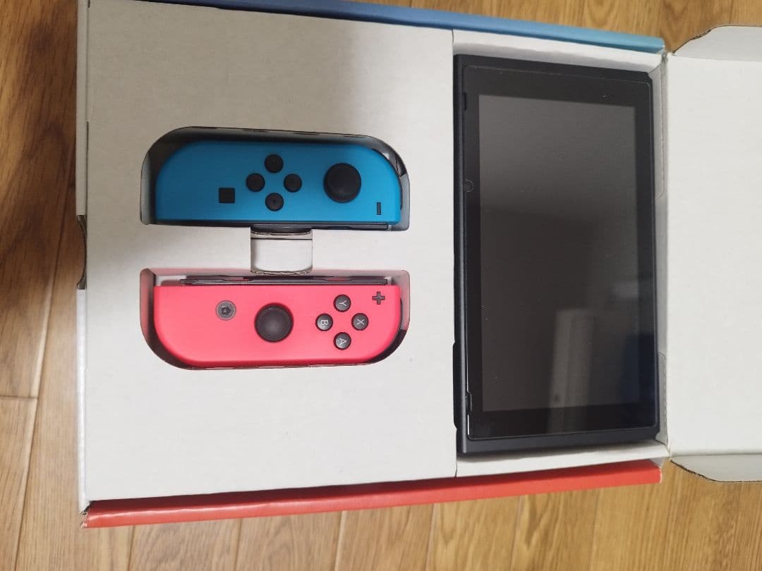 任天堂●ニンテンドースイッチNintendo Switch本体●中古美品箱有り