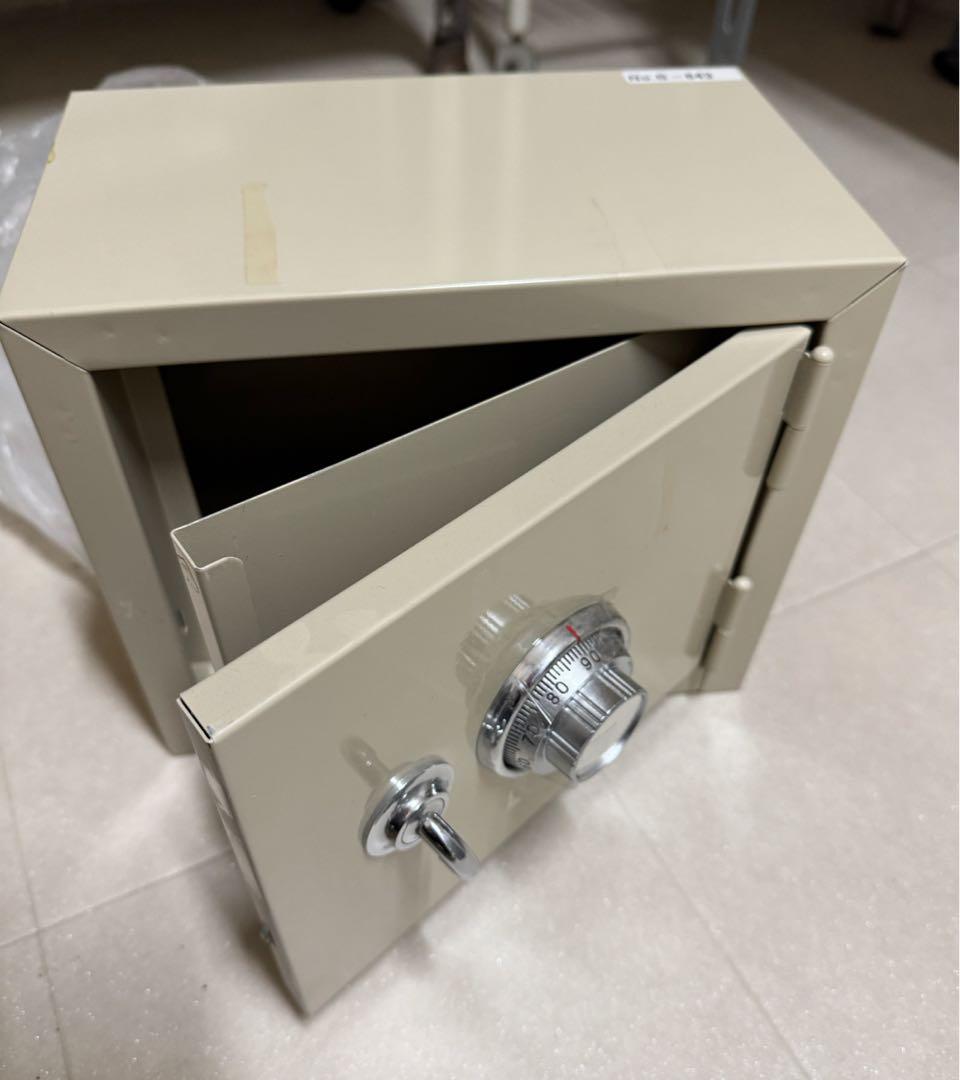 ダイヤル式金庫 ベージュ