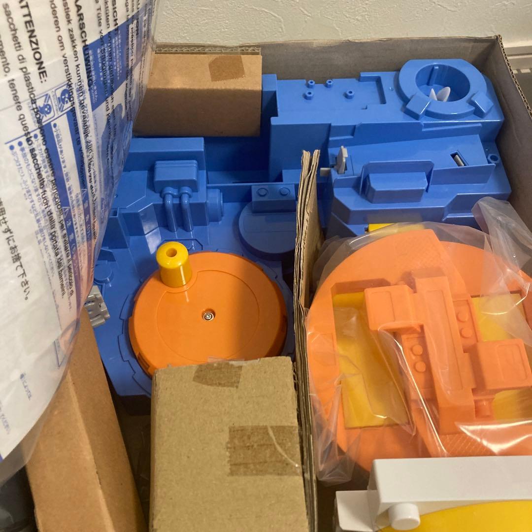 トミカ　メカアクション自動車工場　初回限定スペシャルトミカとペーパークラフトあり