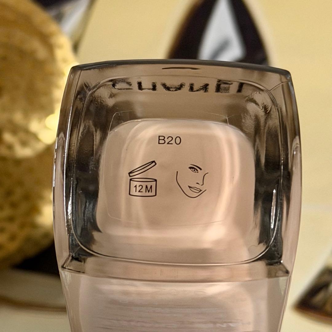 未使用に近い☆CHANEL☆サブリマージュ☆レサンス ドゥ タン # B20