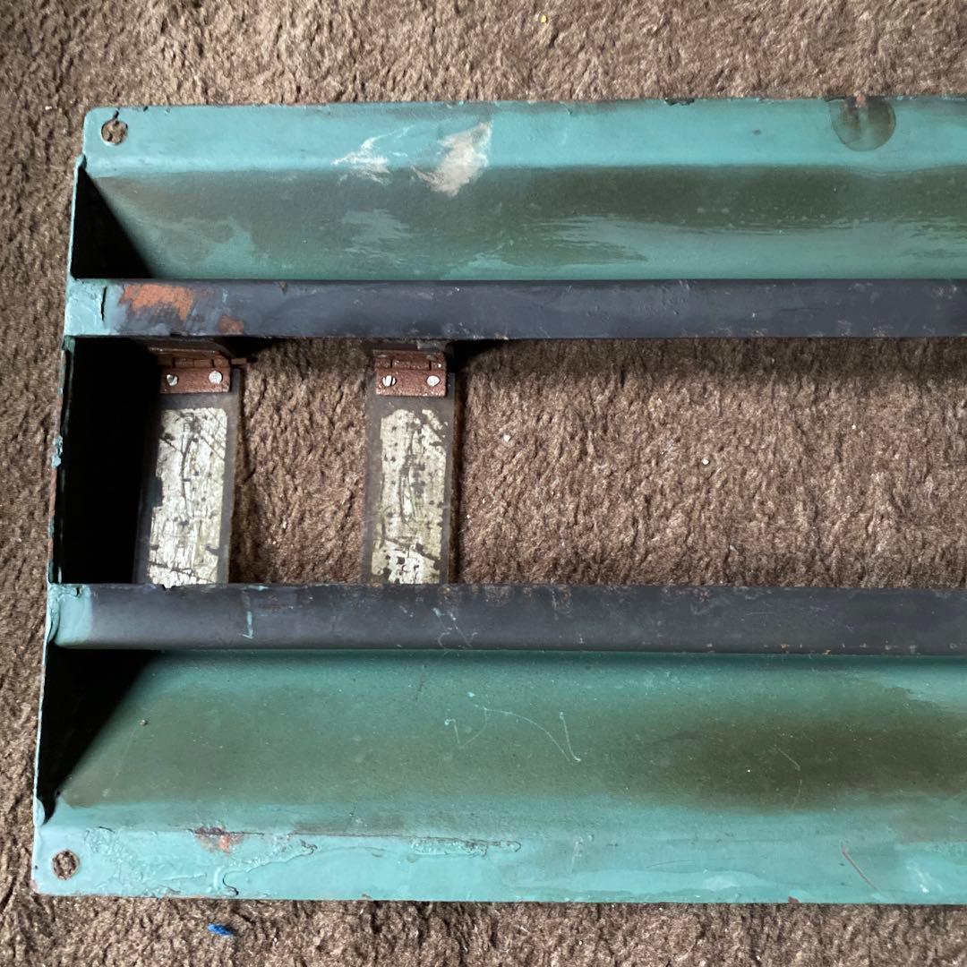 鉄道部品　電源カバー