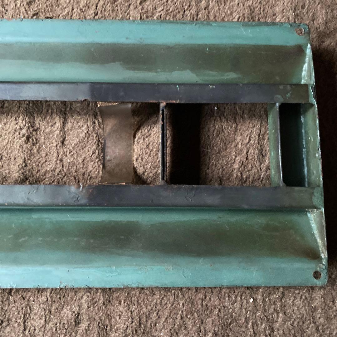 鉄道部品　電源カバー