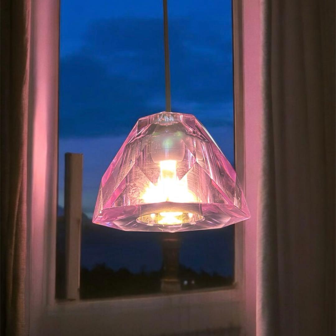 DAIKO ピンク 多面体デザイン ペンダントライト 3灯