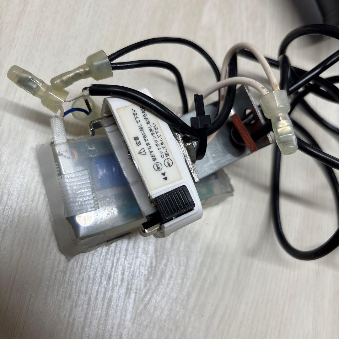 DAIKO ピンク 多面体デザイン ペンダントライト 3灯