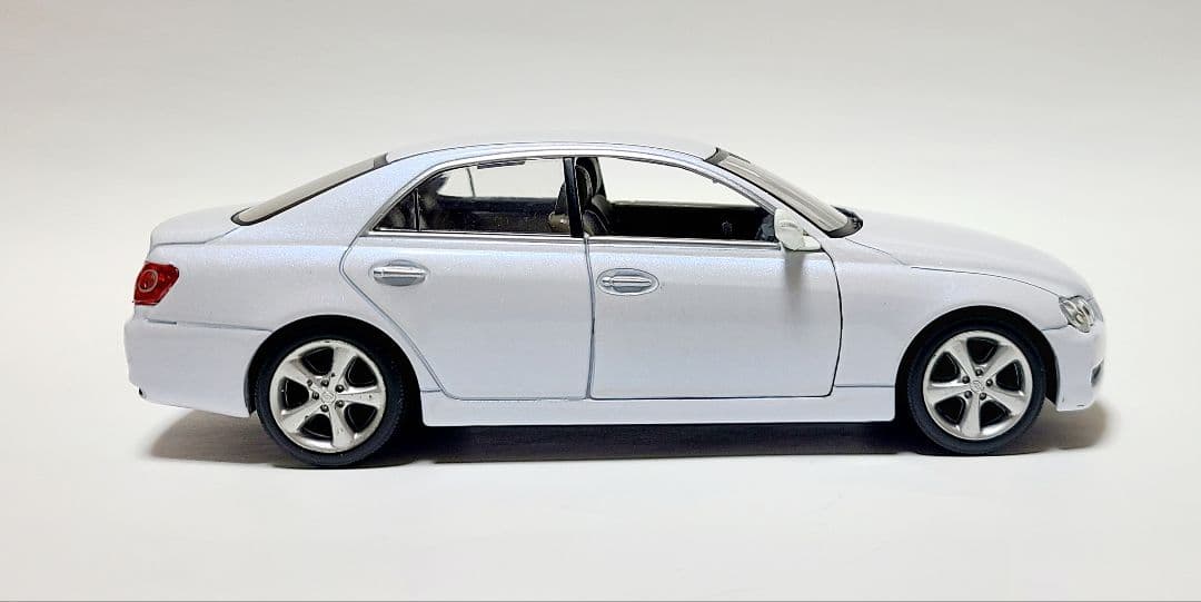 トヨタ 120系マークX カラーサンプル