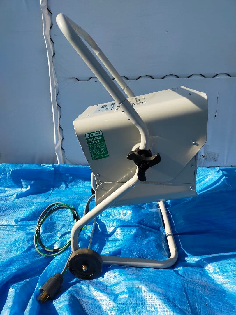 ナカトミ　NAKATOMI 電気ファンヒーター　TEH‐50 業務用