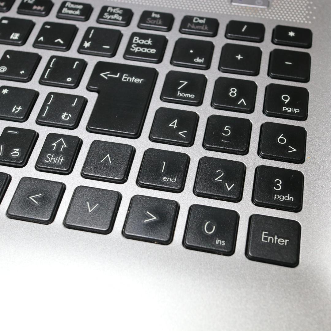 Win11公式対応/8世代Corei3/メモリ8G/SSD500G/無線/カメラ