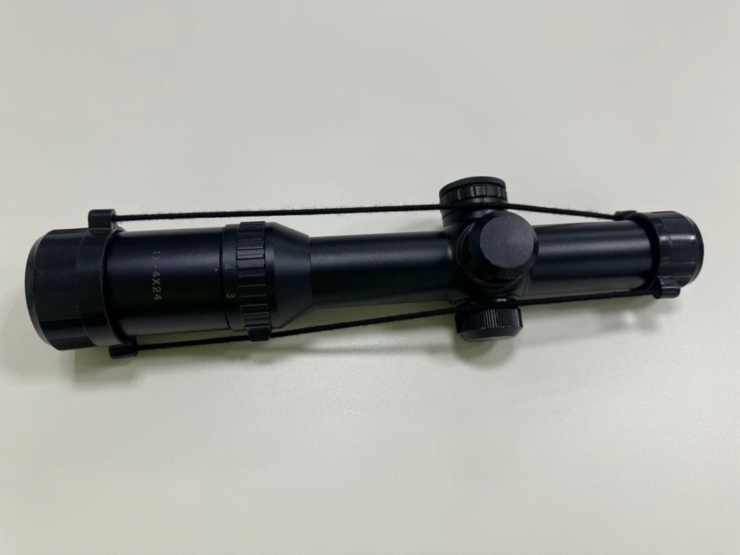 日本製　実銃用　スコープ　1ー4倍　Electro Visee II