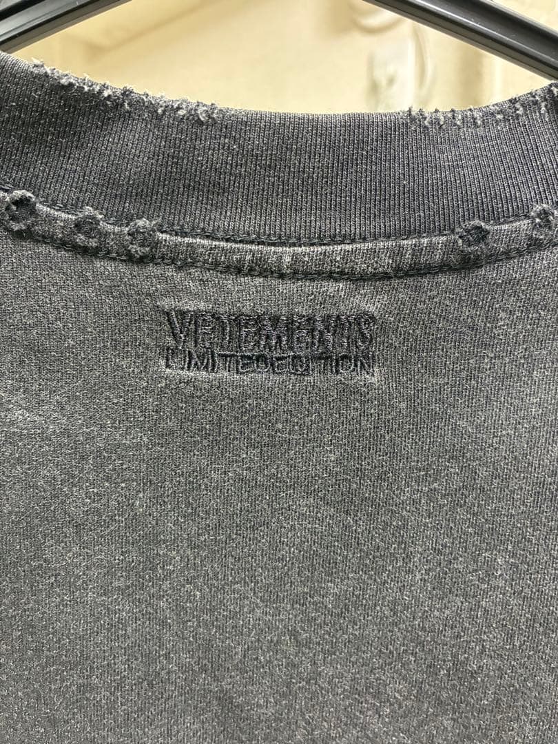 VETEMENTS Tシャツ