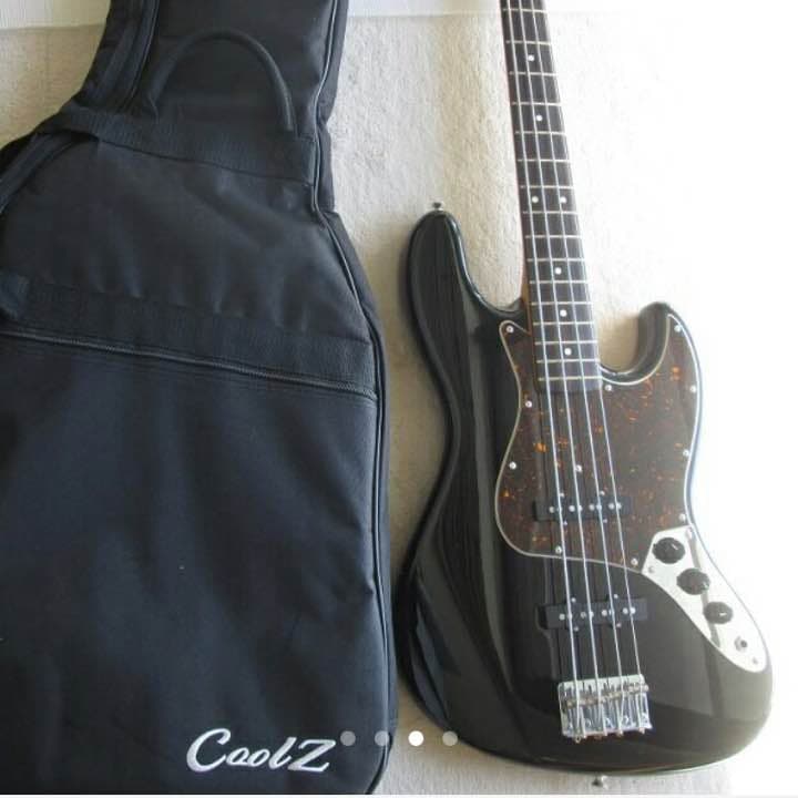エレキベース Coolz 定価7万