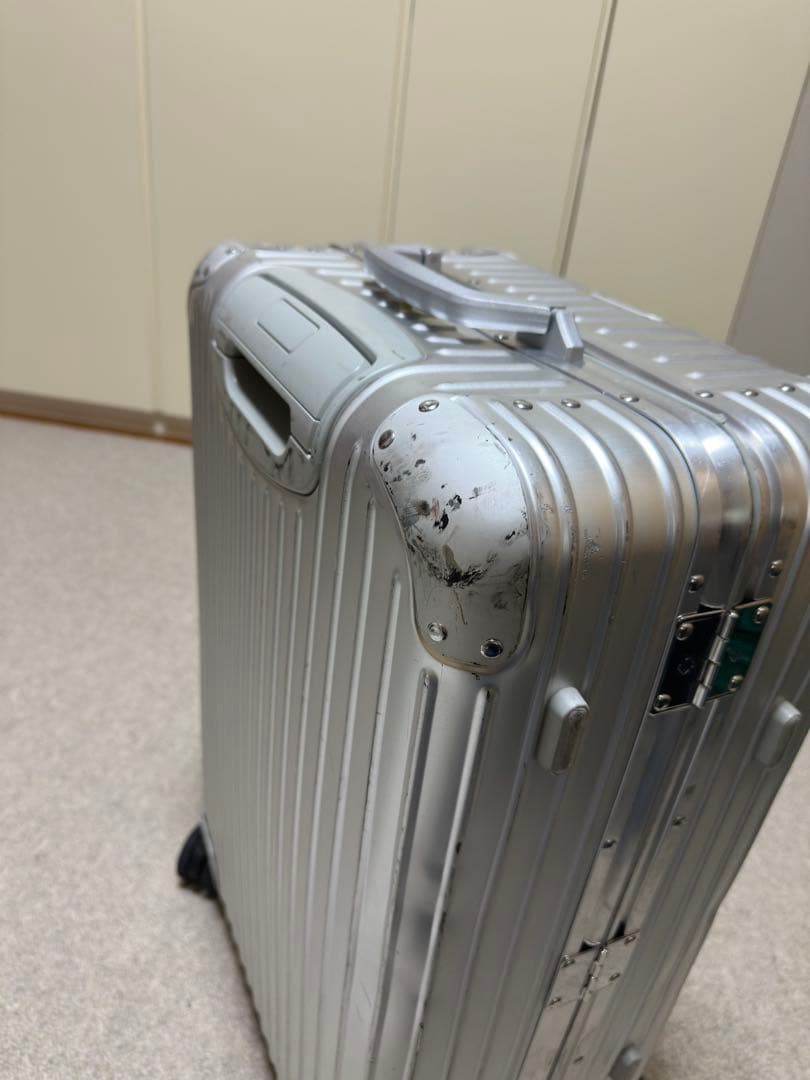 RIMOWA アルミニウムスーツケース TSAロック付き