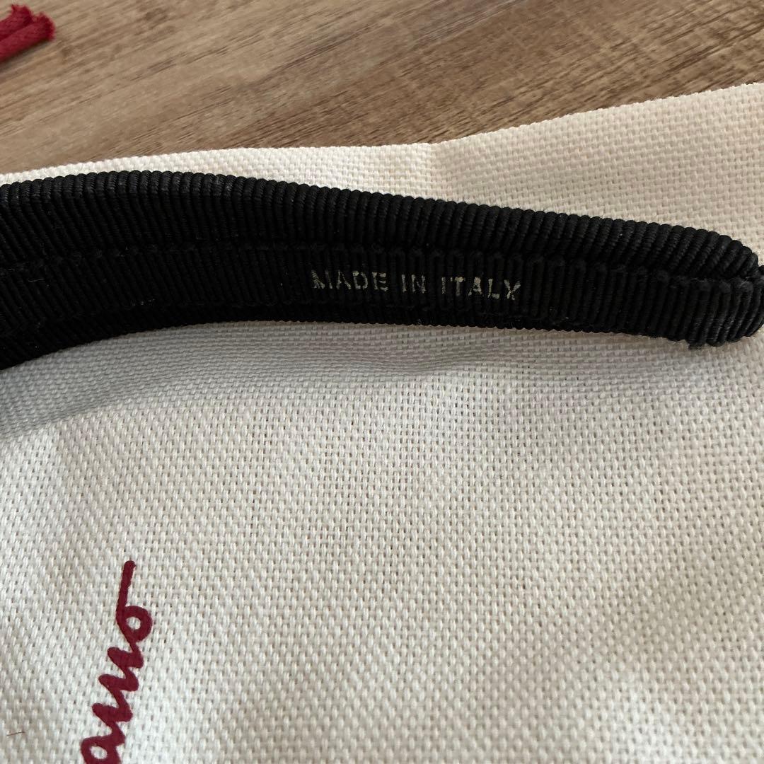 【極美品】フェラガモ カチューシャ 黒 ブラック