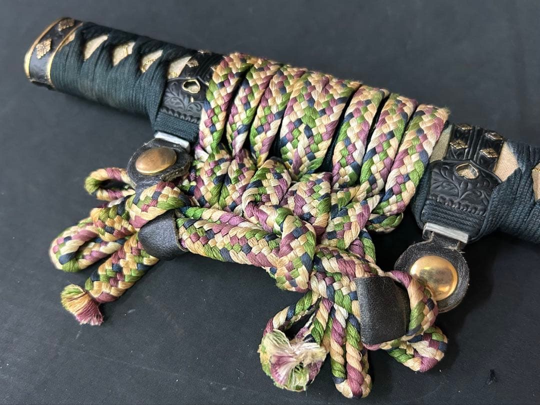 金梨子地花菱散糸巻太刀拵え 模造刀 陣太刀