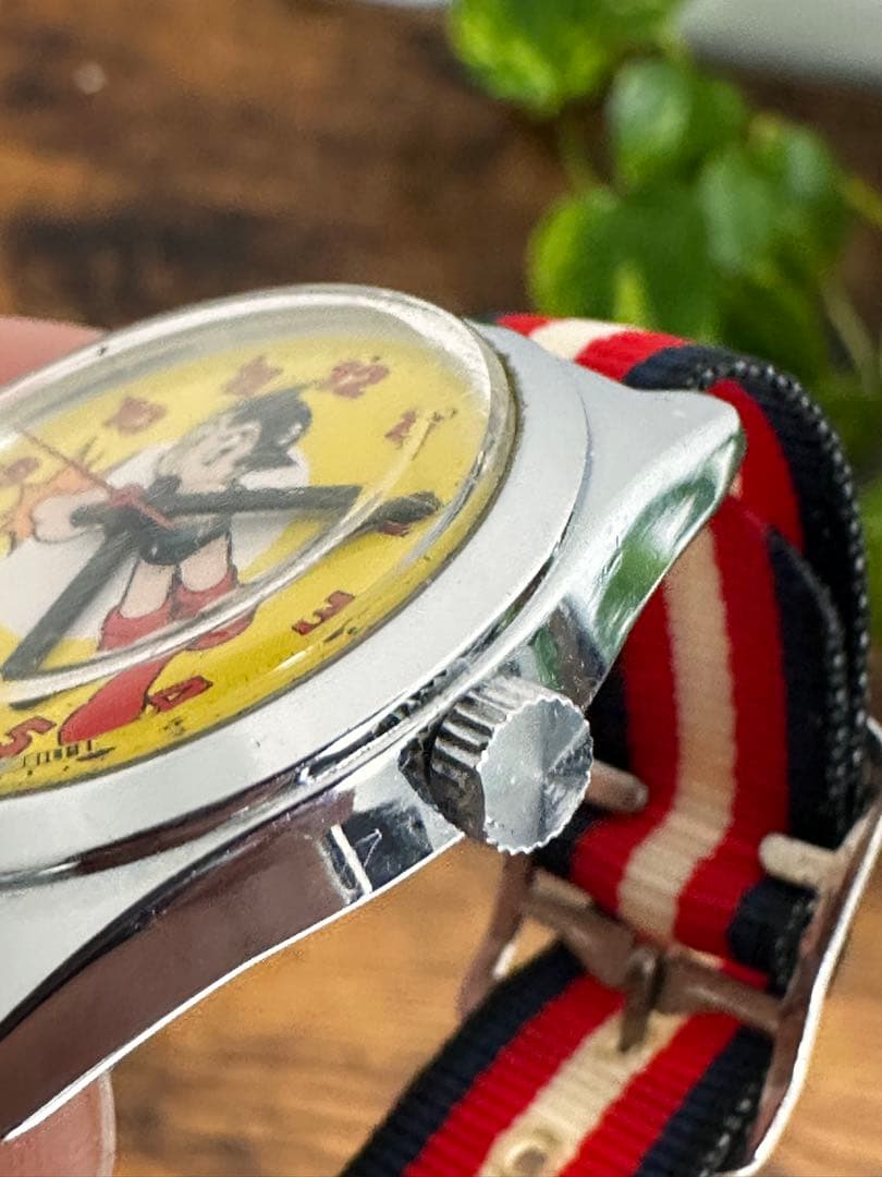 希少　レトロ　鉄腕アトム　腕時計（手巻き）