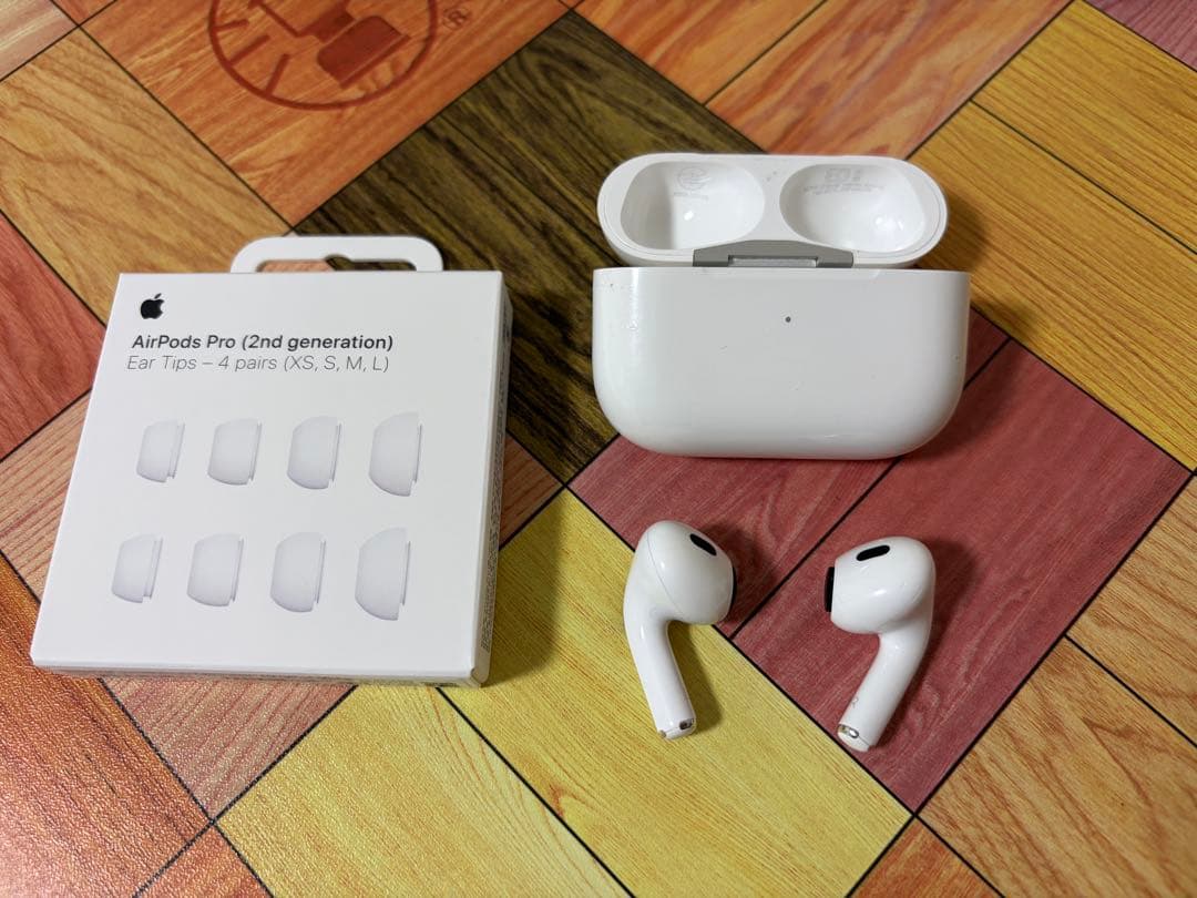 AirPods Pro 第2世代 純正イヤーチップ新品付 動作良好 キズあり