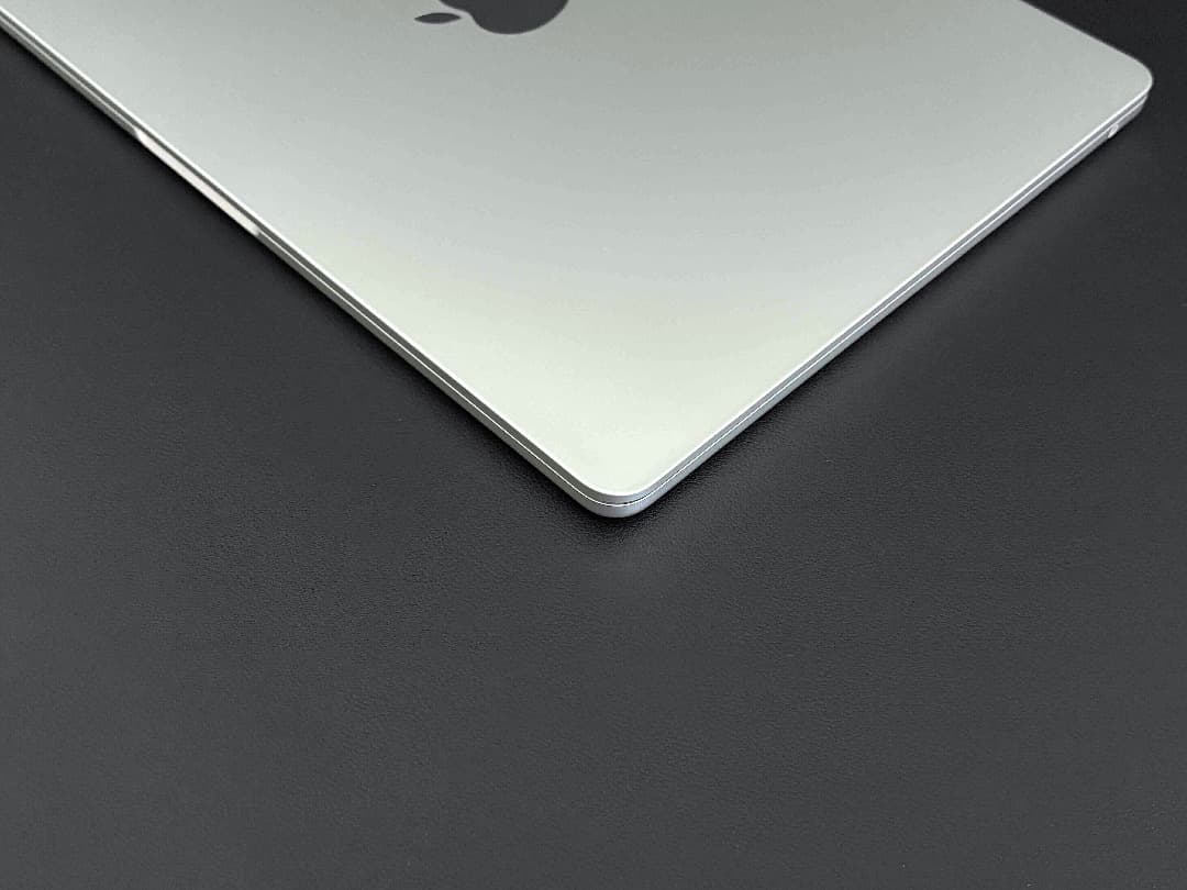 【美品】MacBook Air （M2, 2022）13.6㌅元箱 バッテリー◎