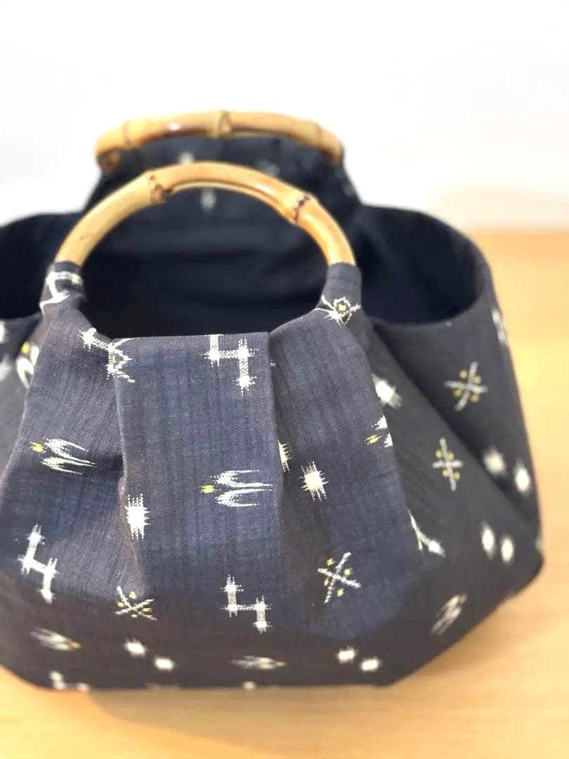 琉球柄　沖縄絣柄　琉球絣黒和装バック・着物バック　入学卒業結婚式七五三振袖