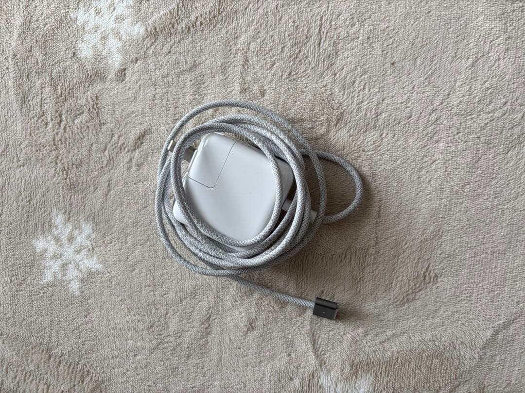 MacBook air M2チップ　8GB SSD256GB