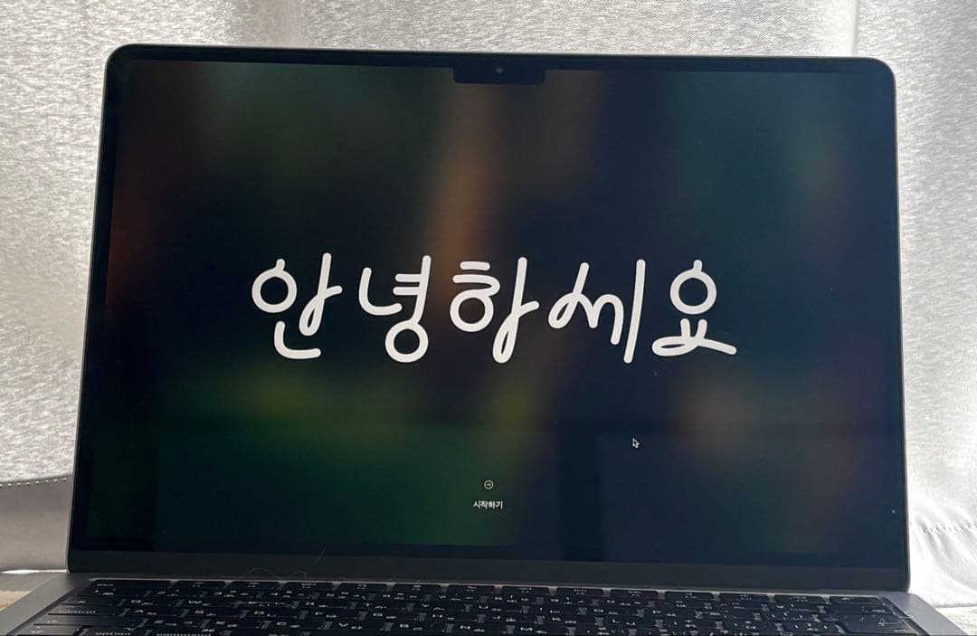 MacBook air M2チップ　8GB SSD256GB