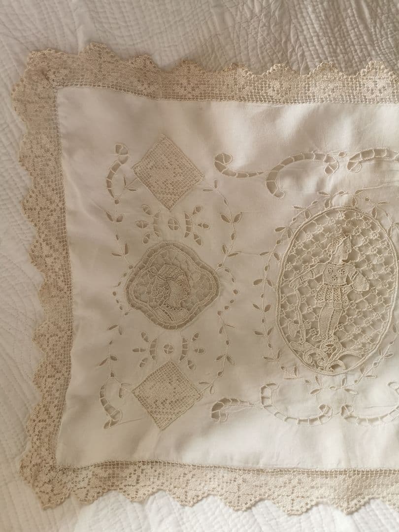 アンティーク ポワンドヴェニス 騎士と犬 ブラーノレース とろみクッションカバー