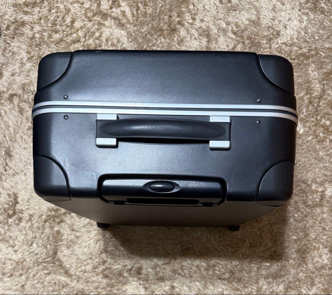 グローブトロッターキャリーケース機内持込みサイズ