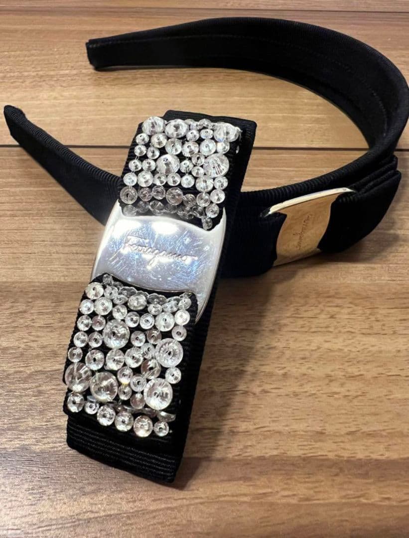 【り】Ferragamo カチューシャ　バレッタ ヴァラ　リボン 黒