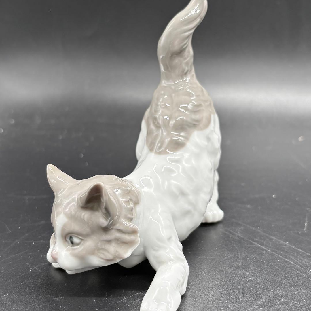 箱付き　リヤドロ フィギュリン 置物　ネコ 　尾っぽを立てる猫　no.172