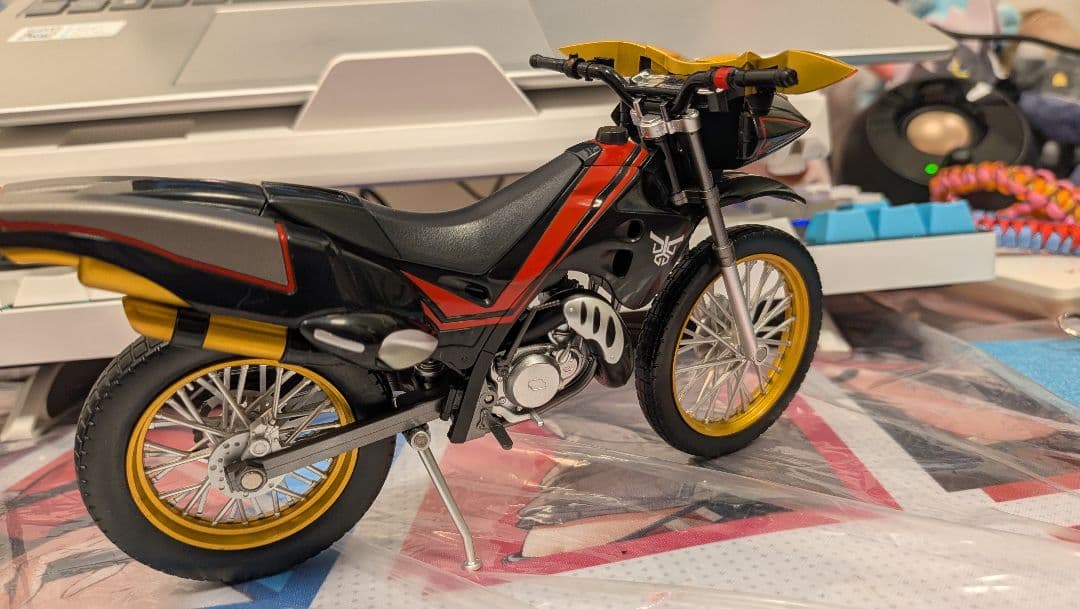 フィギュアーツ　ビートチェイサー2000