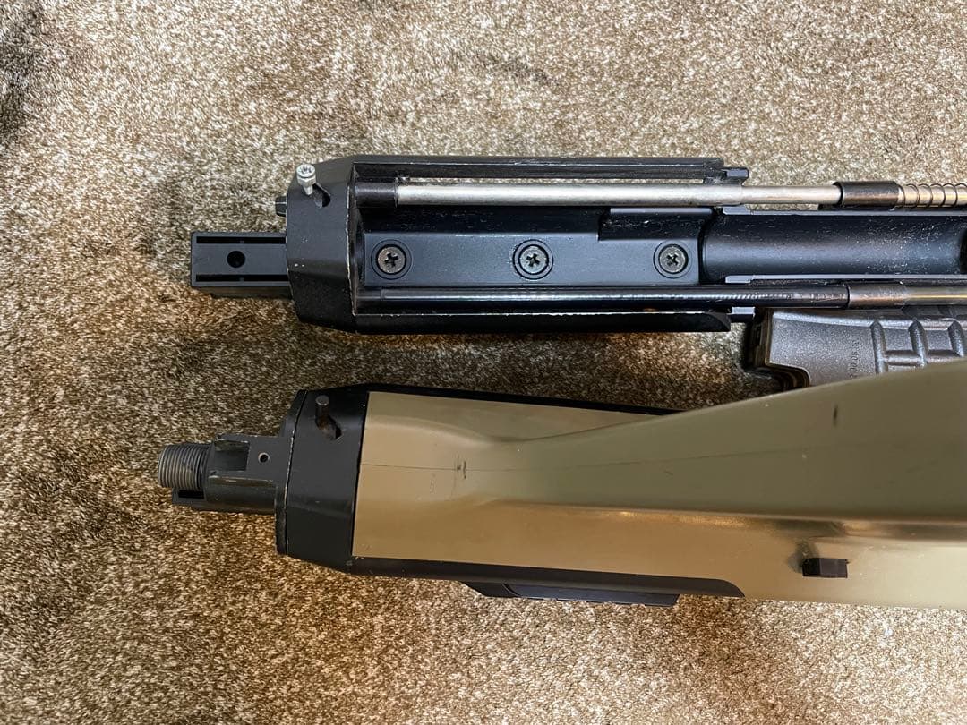 東京マルイ　AUG ハイサイクル　多弾マガジン　タンカラー