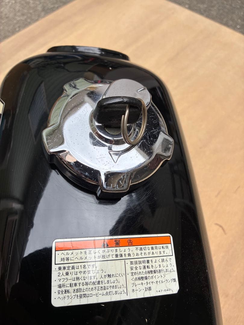 Ape バイクタンクキャブ車用　黒/オレンジ　キャップ鍵付き