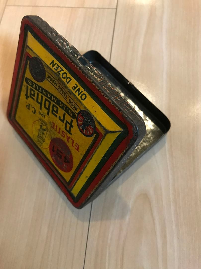 ブリキ缶　1900-1940年代　Prabhat シルクマントル 1ダース