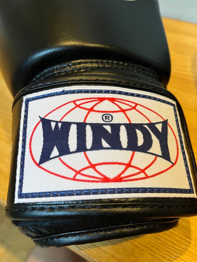 未使用品　新品13800円　WINDY ボクシンググローブ 黒 14オンス