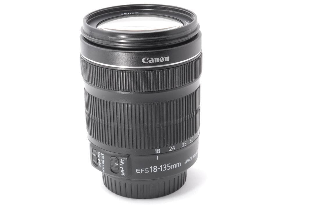 極美品　Canon EF-S 18-135mm f/3.5-5.6 IS STM