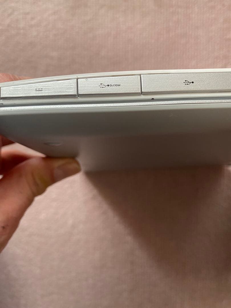 富士通　ARROWS Tab Q584/K