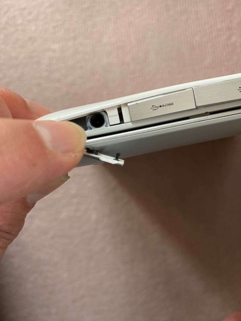 富士通　ARROWS Tab Q584/K