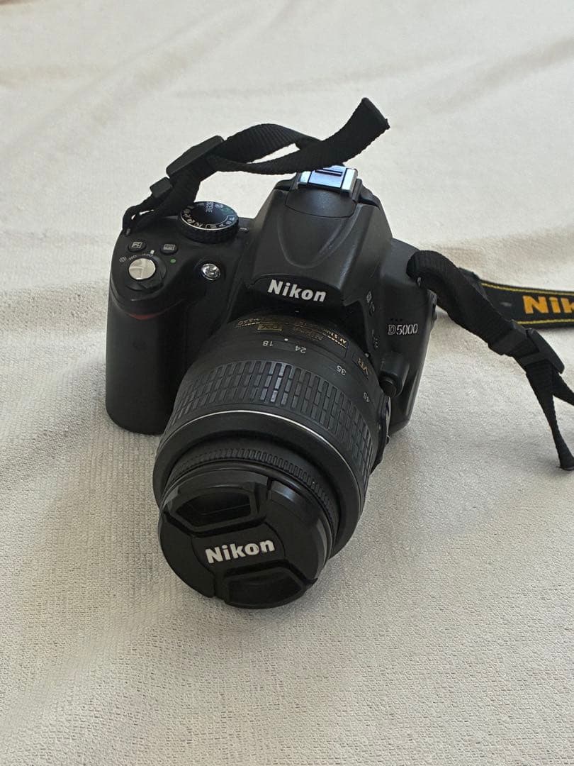 Nikon d5000 一眼レフカメラ