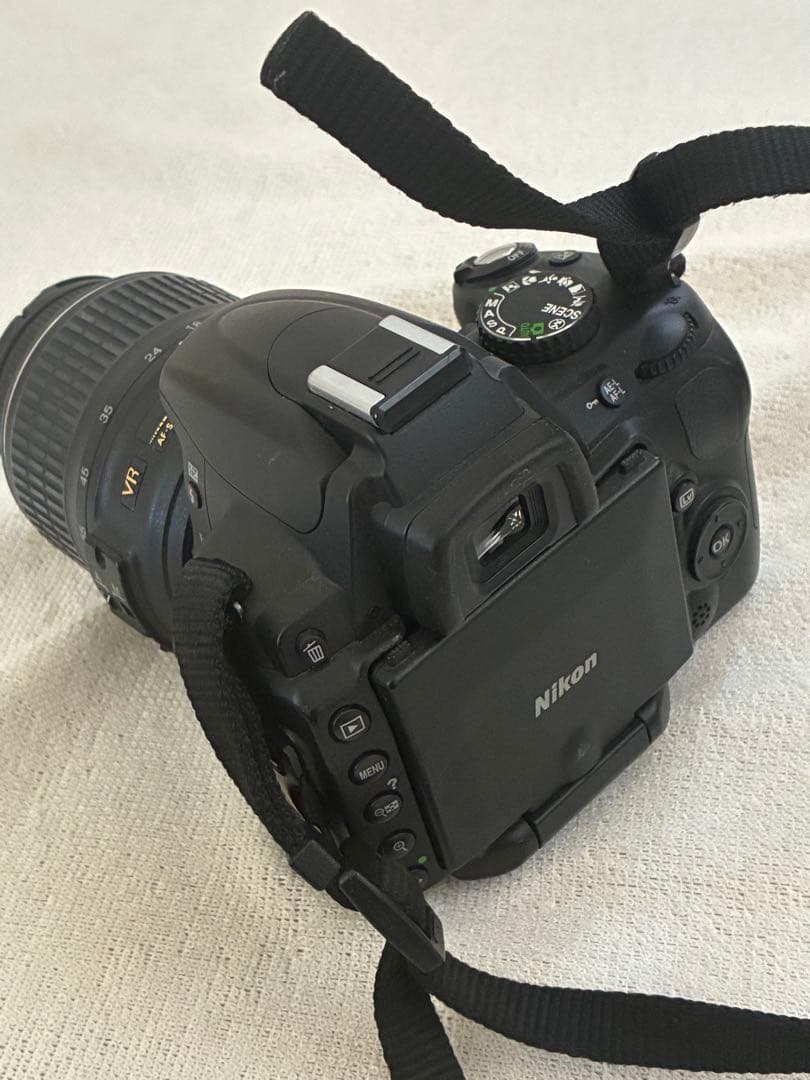 Nikon d5000 一眼レフカメラ