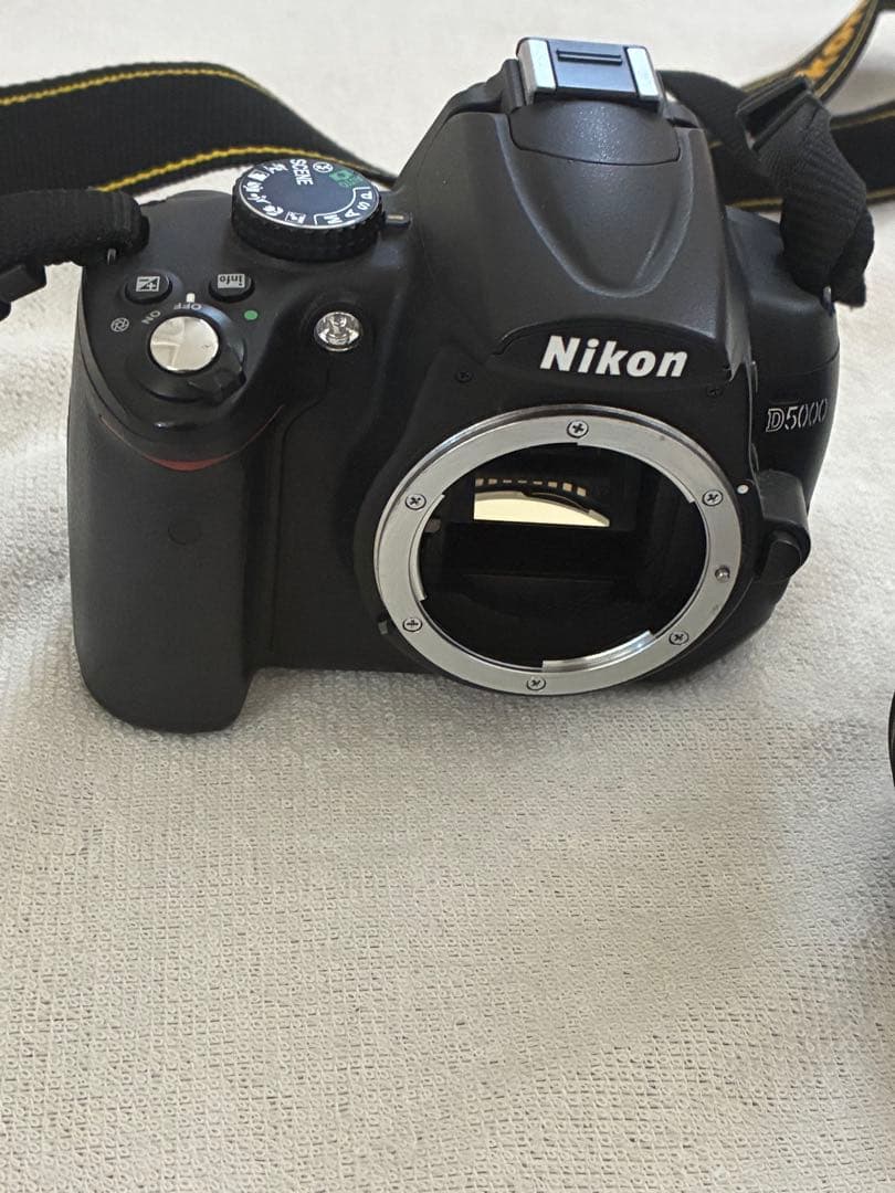 Nikon d5000 一眼レフカメラ