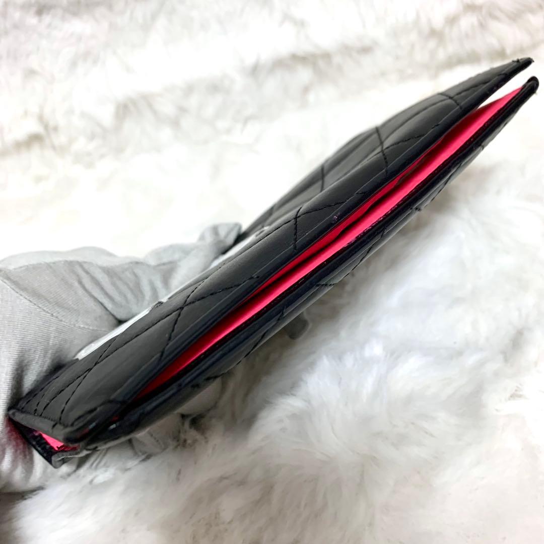 美品！カンボンラインCHANEL 二つ折り財布 黒　ピンク　マトラッセ
