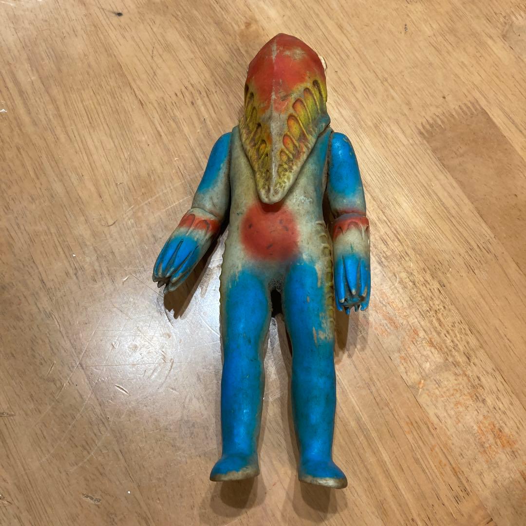 8*)様 ウルトラマン怪獣フィギュア BULLMARK