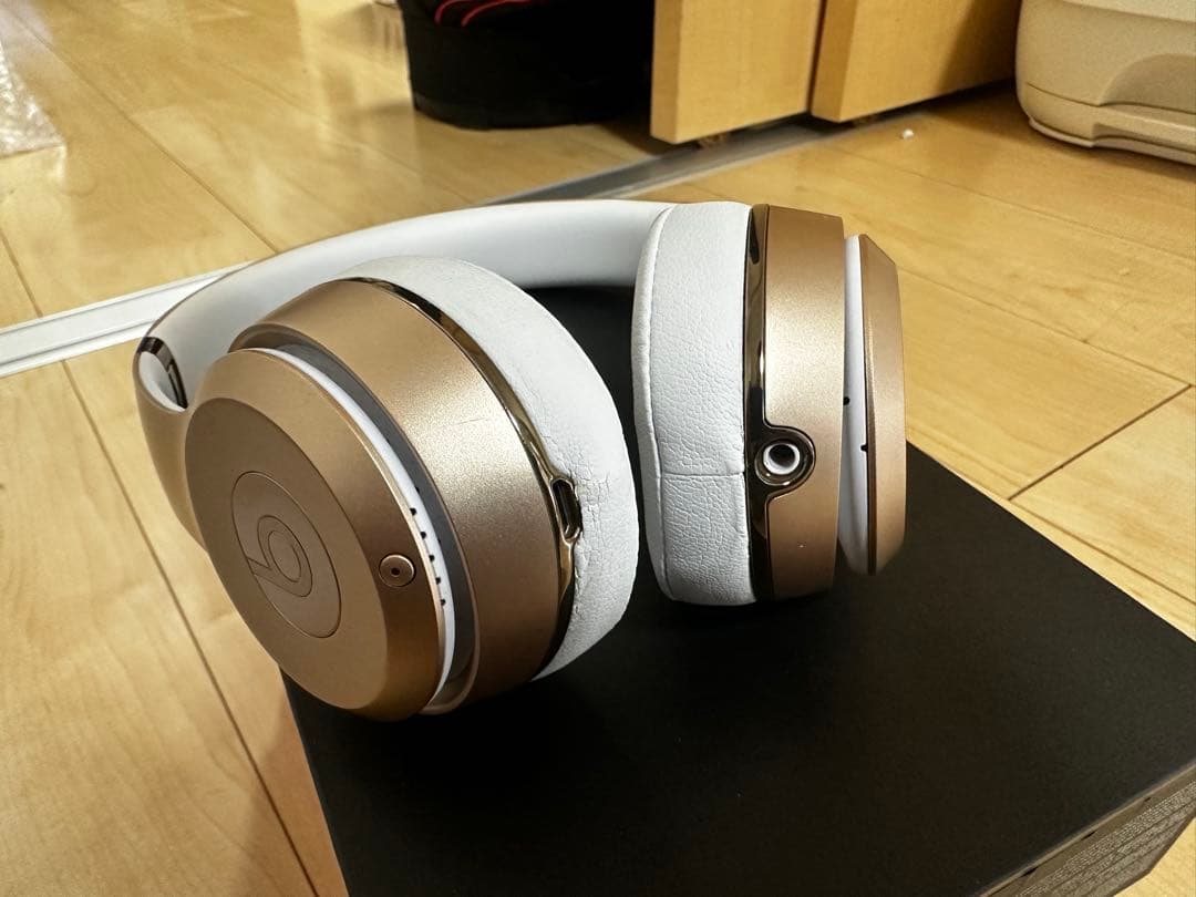 【美品】beats solo3 wireless ヘッドホン　付属品付き！