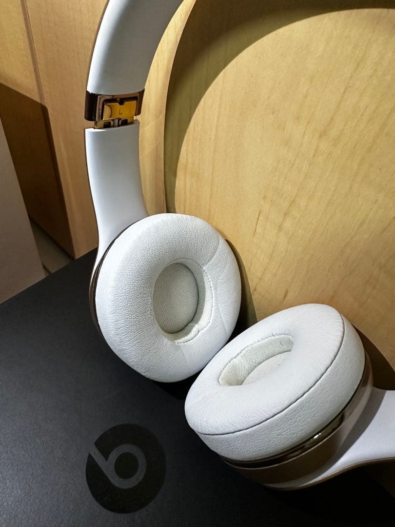 【美品】beats solo3 wireless ヘッドホン　付属品付き！